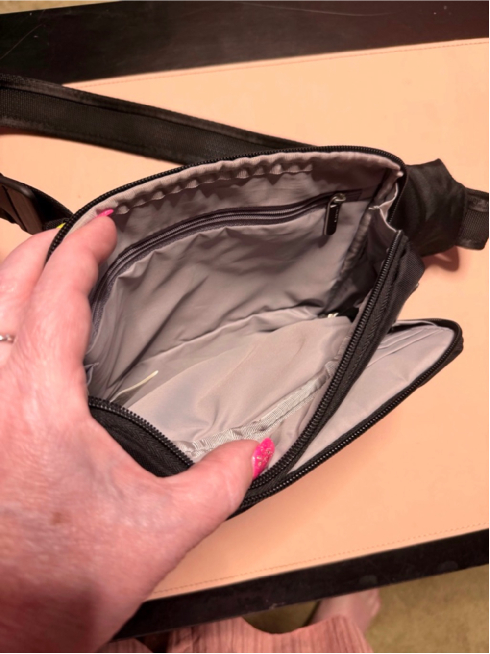 Travelon Black Anti-Theft Travel Bag Like NEW - Picture 12 of 16